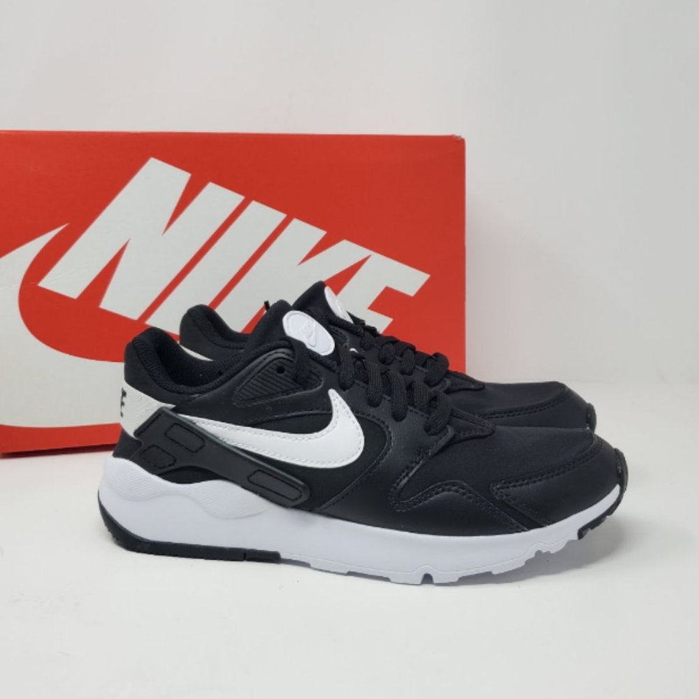 New Nike Women's LD Victory Running Shoes Size 8
